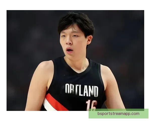 开拓者官方宣布召回杨瀚森晒全队合影告别赛季小杨缺席引发关注热